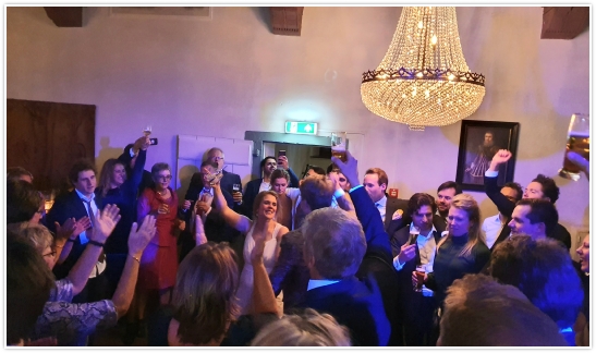 Bruiloft DJ, Kasteel Wijenburg in Echteld Two Discjockeys Drive in Shows