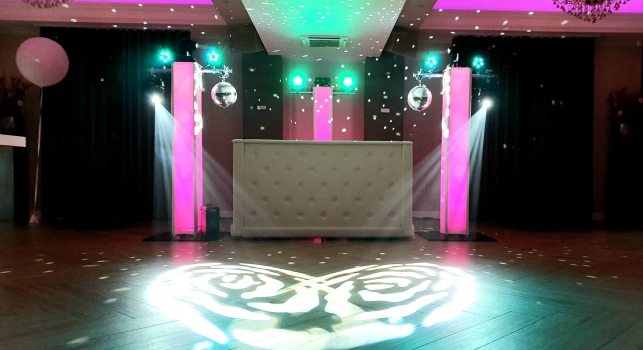 DJ Huren, Chesterfield DJ Booth, Klooster Bethlehem in Oss, Two Discjockeys Drive in Shows